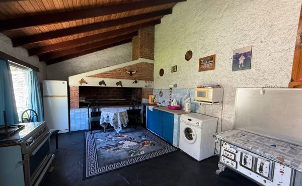 fd12153c-e71b-4785-849c-92148b4b1aa6